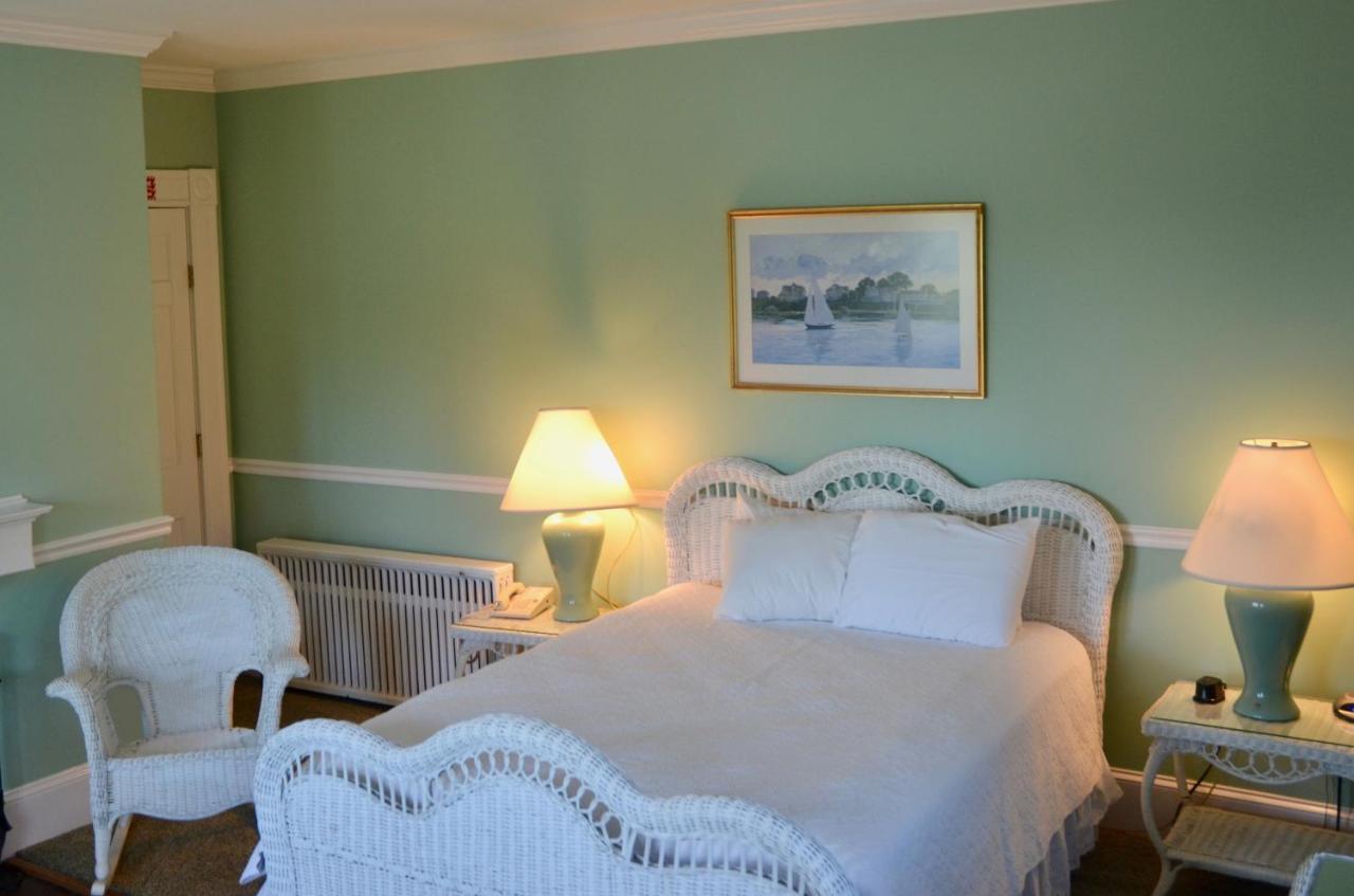 Sands Of Time Motor Inn & Harbor House Woods Hole Exterior foto